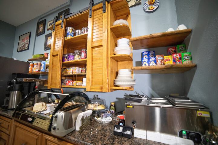 Breakfast area