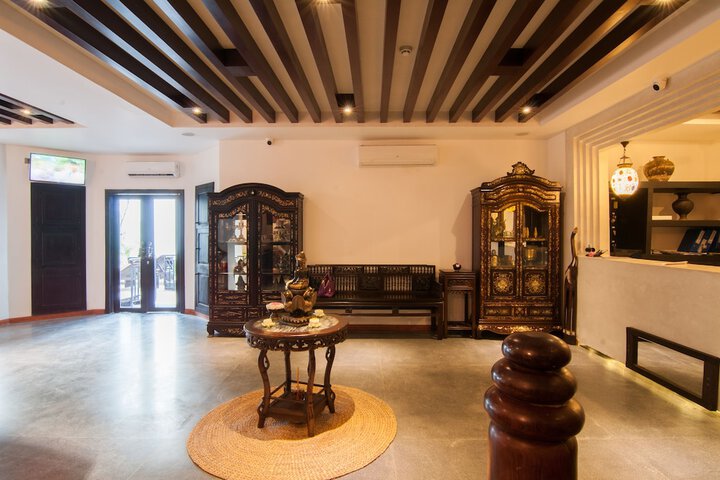 Guest Lobby