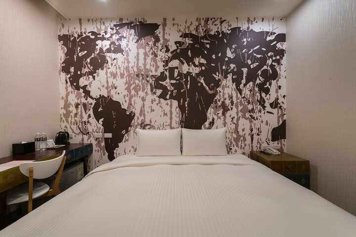 Room 16 of 97