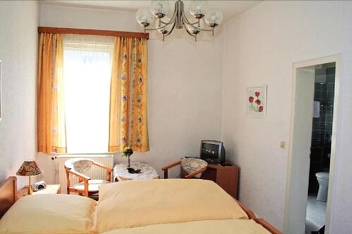 Room 6 of 21