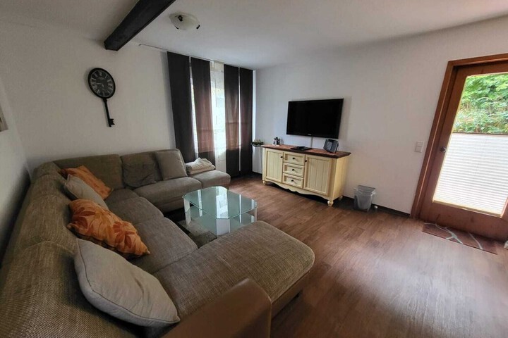 Lounge 49 of 64