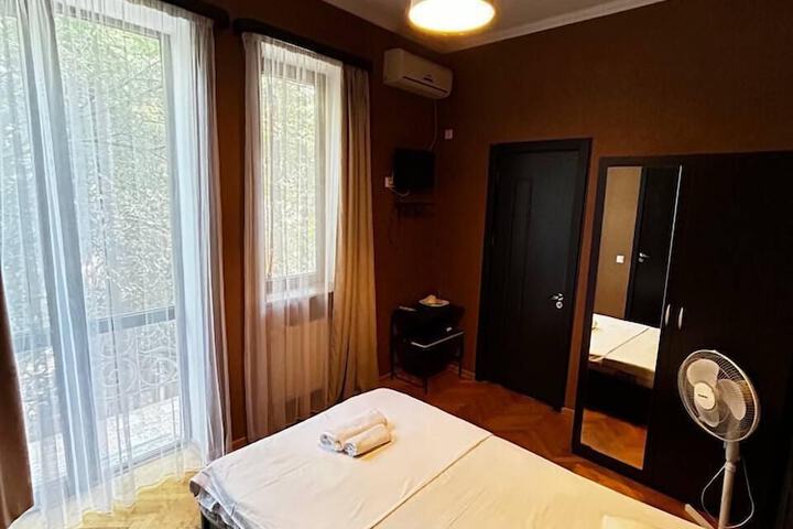 Room 6 of 50