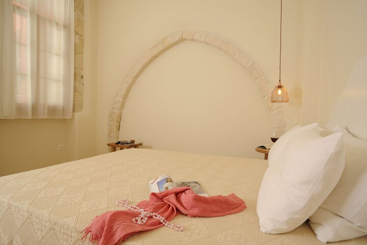 Room 4 of 46