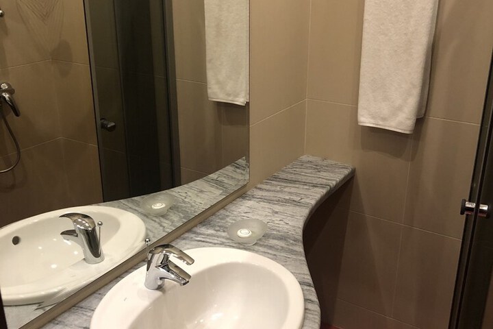 Room 40 of 78