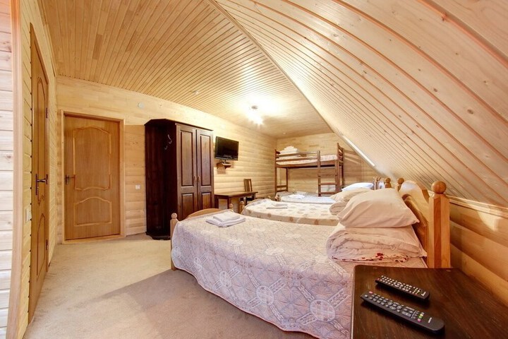 Room 14 of 64