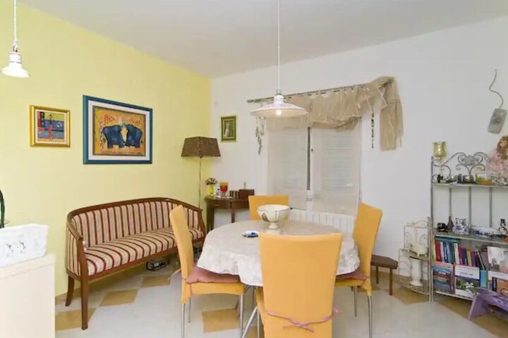 Room 20 of 65