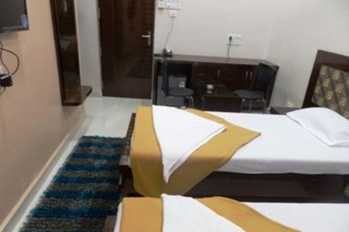 Room 14 of 26