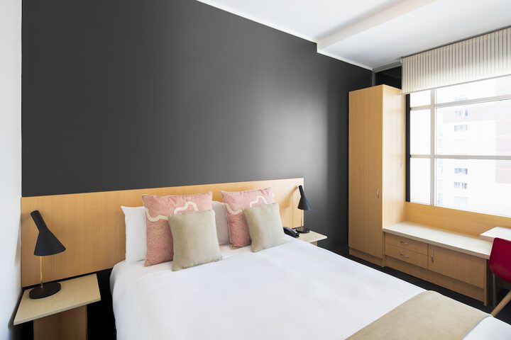 Room 6 of 48