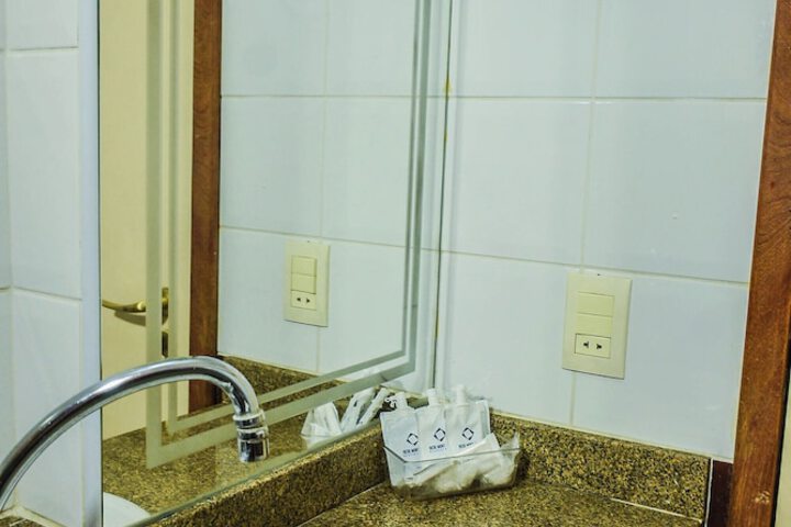Clean Restrooms