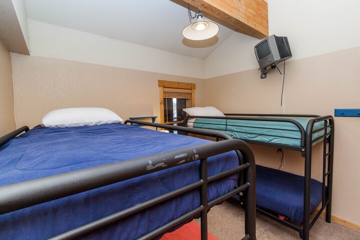 Room 9 of 103