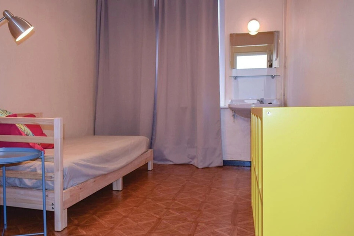 Room 2 of 11