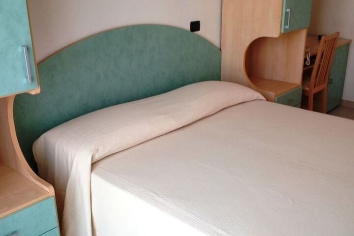 Room 18 of 36