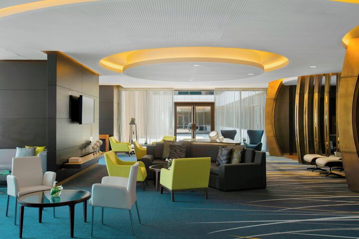Lounge 110 of 131