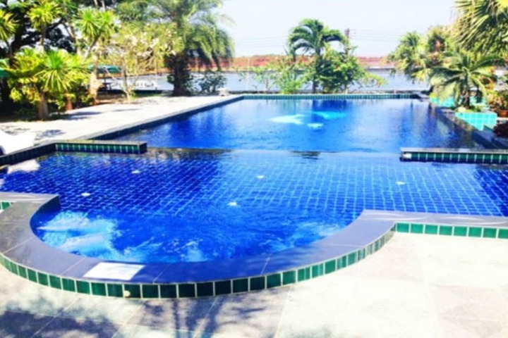 Pool 18 of 35