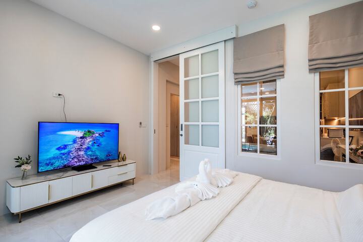 Room 51 of 213