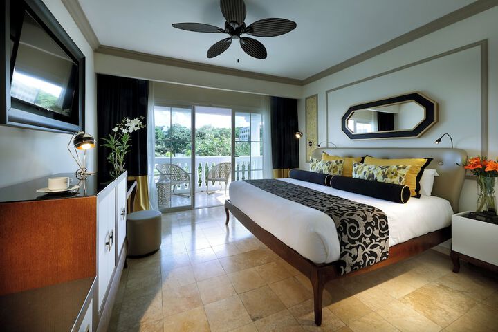 Room 18 of 223