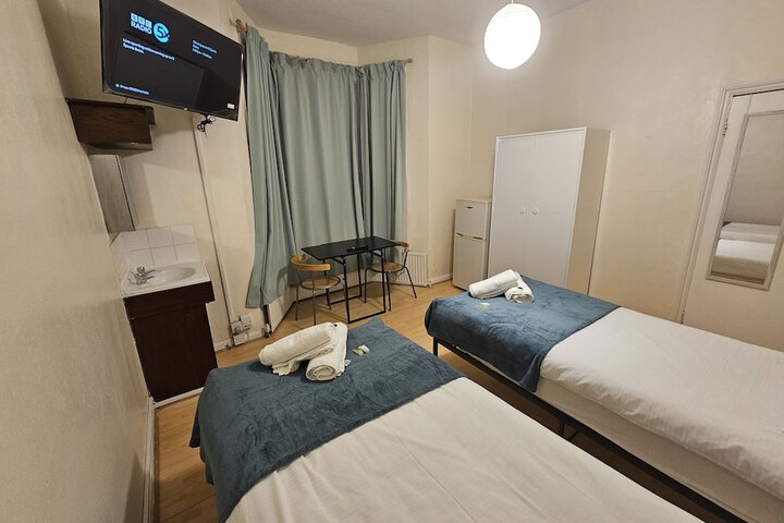 Room 33 of 64