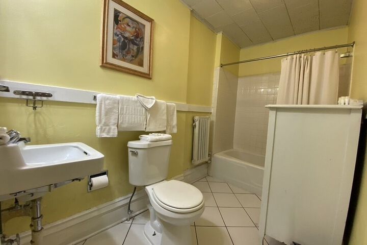 Room 72 of 90