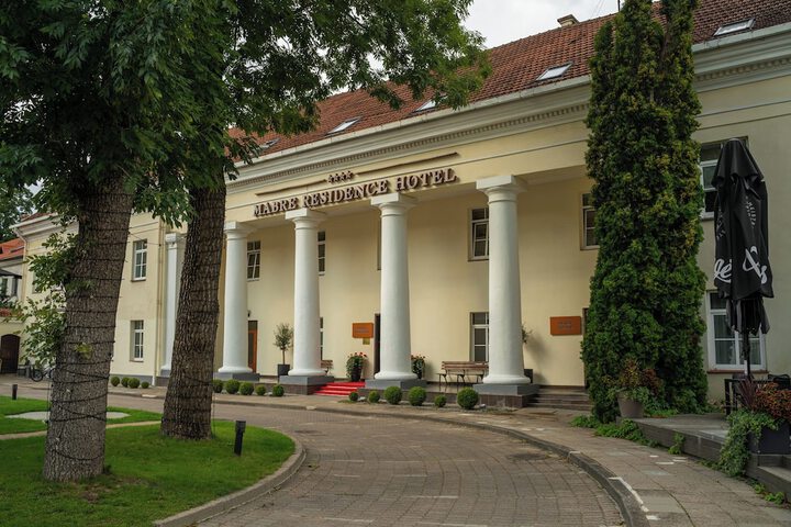 Hotel 77 of 80