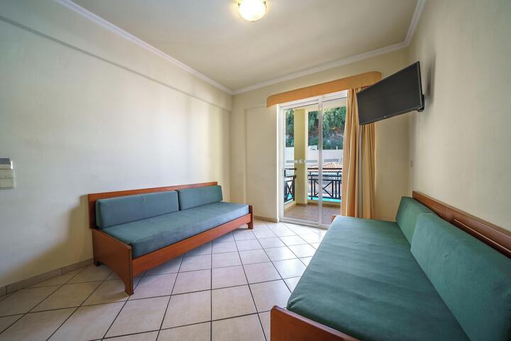 Room 100 of 179
