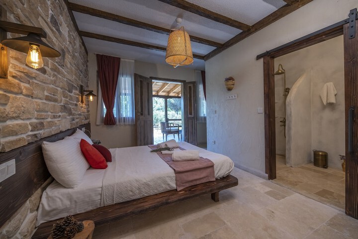 Room 20 of 97