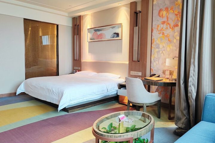 Room 18 of 50