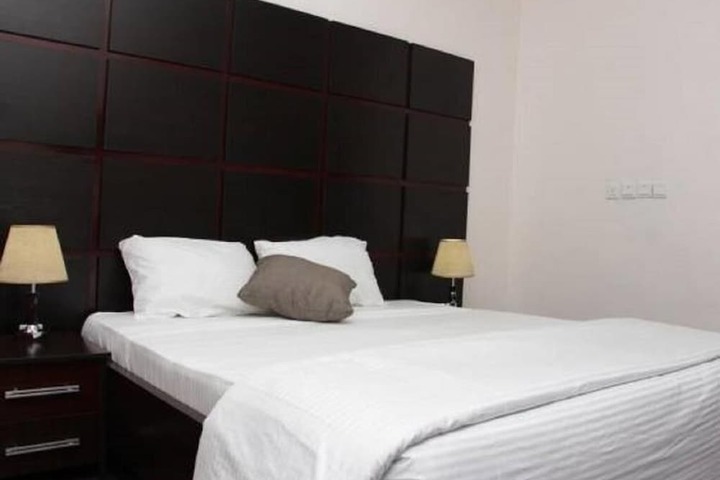 Room 5 of 10