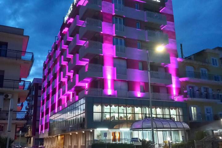 Hotel 70 of 75