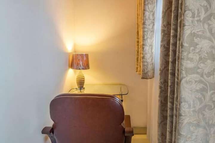 Room 10 of 29