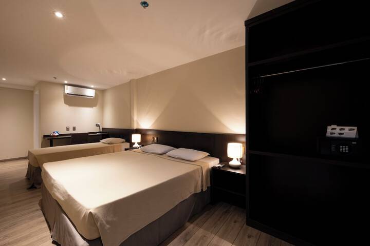 Room 48 of 183