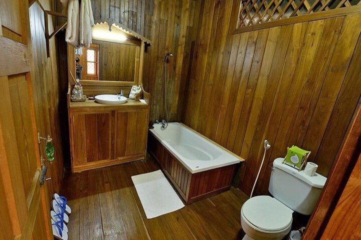 Room 14 of 34