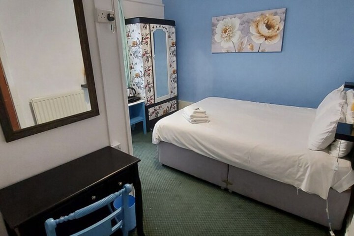 Room 7 of 51