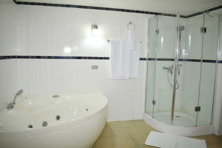 Room 12 of 41