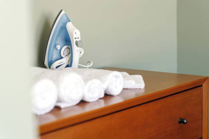 Iron/ironing board