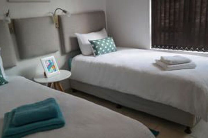 Room 5 of 11
