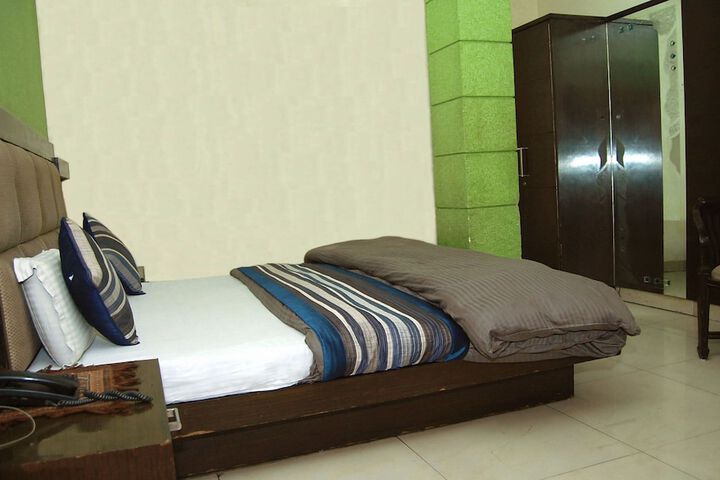 Room 16 of 35