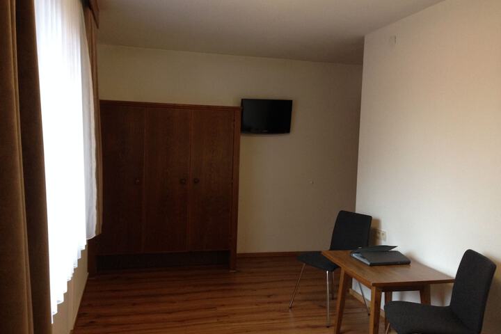 Room 35 of 65