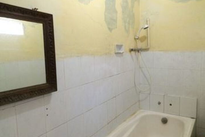 Room 12 of 22
