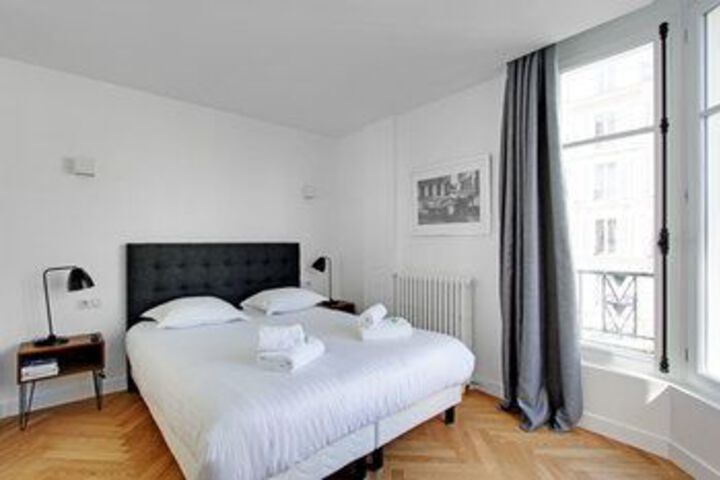 Room 25 of 102