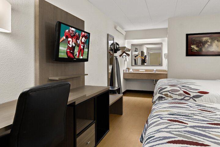 2 Double Beds (1 of 9)