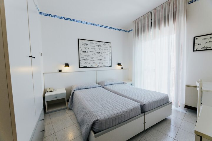Room 3 of 48