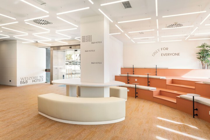 Entrance & Lobby