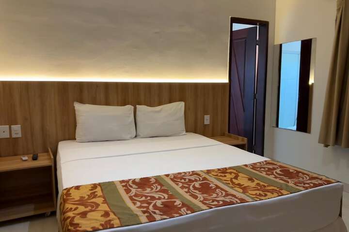 Room 5 of 102