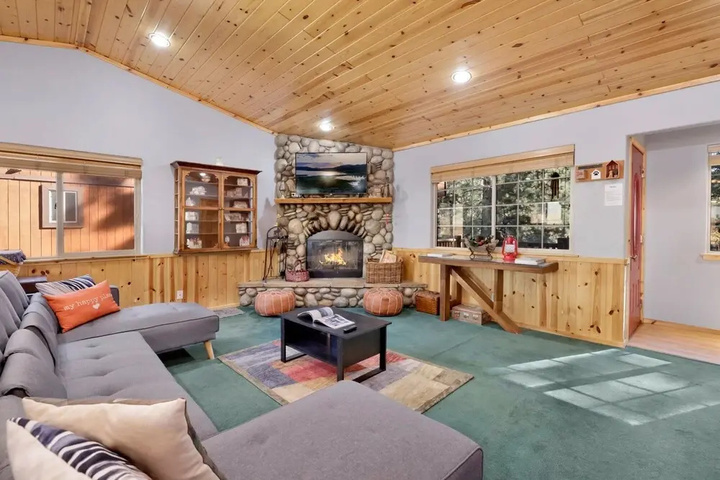 Photo of 1953-river Rock Lodge 3 Bedroom Home by RedAwning