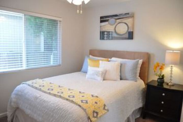 Room 10 of 42