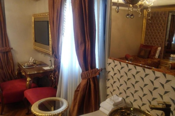 Room 29 of 94