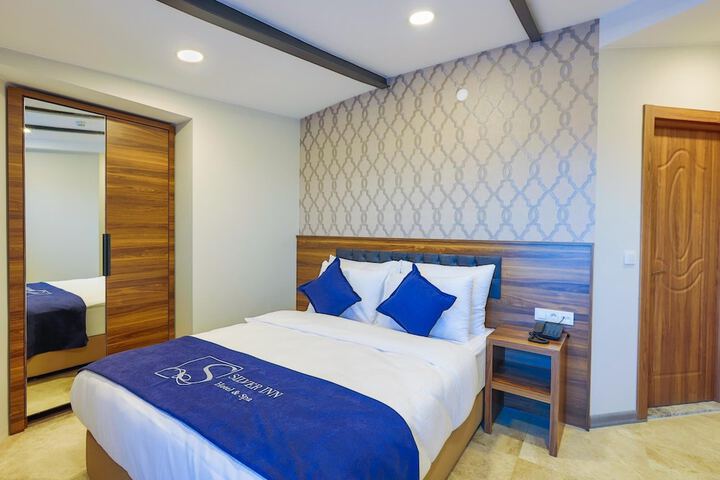 Room 14 of 84