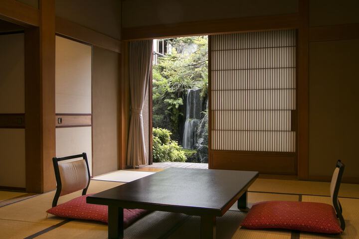 Room 10 of 84