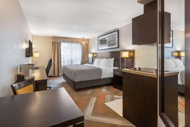2 Double Beds (10 of 10)