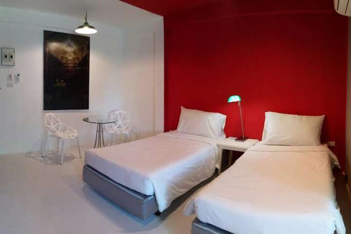 Room 13 of 74